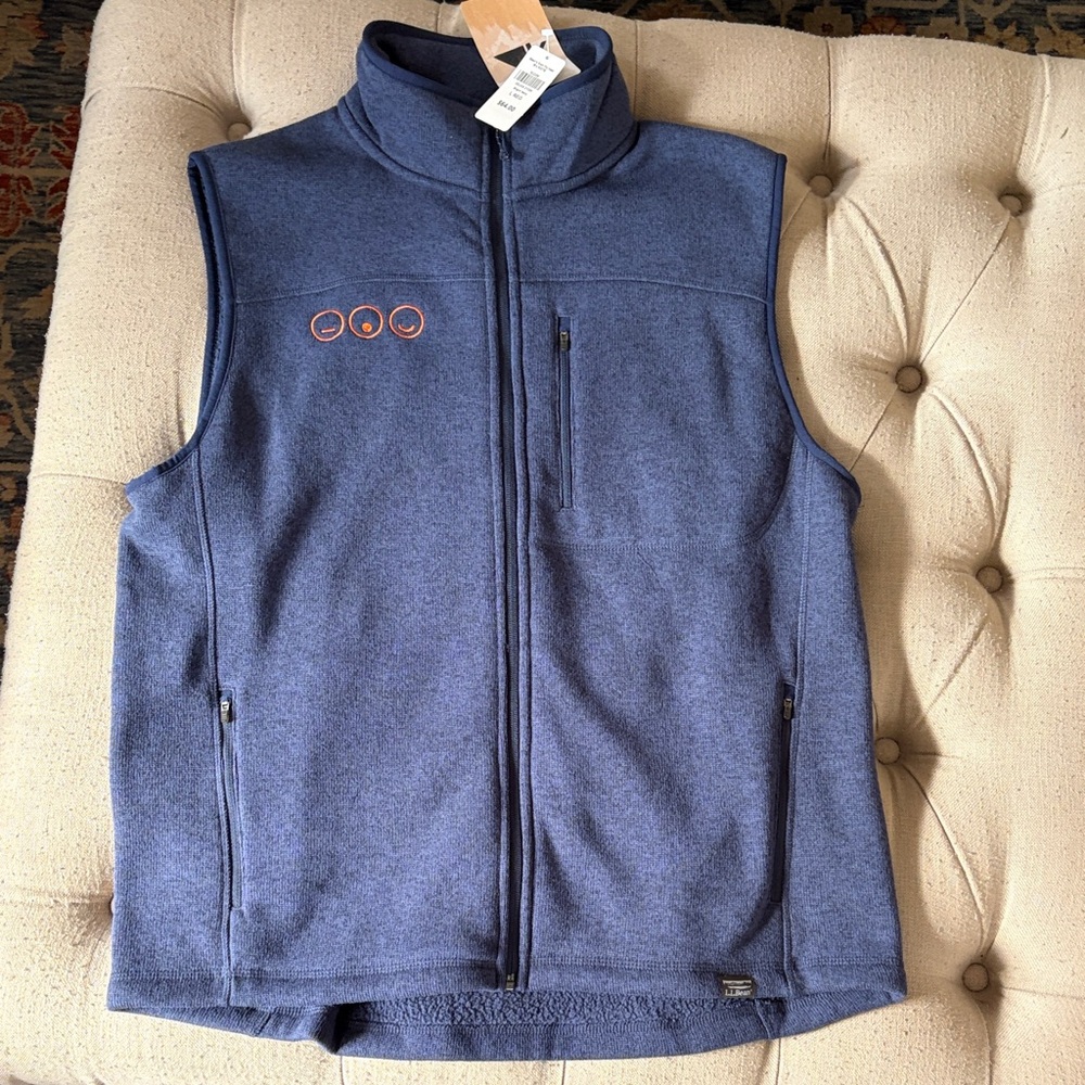 NWT men’s size L LL Bean fleece vest.